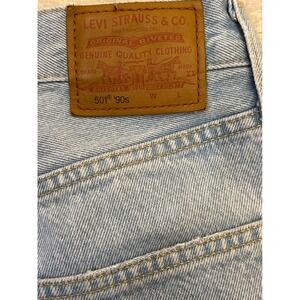 Levi Strauss‎ Co 501 90s Light Wash Denim Jeans Distressed Knee Womens